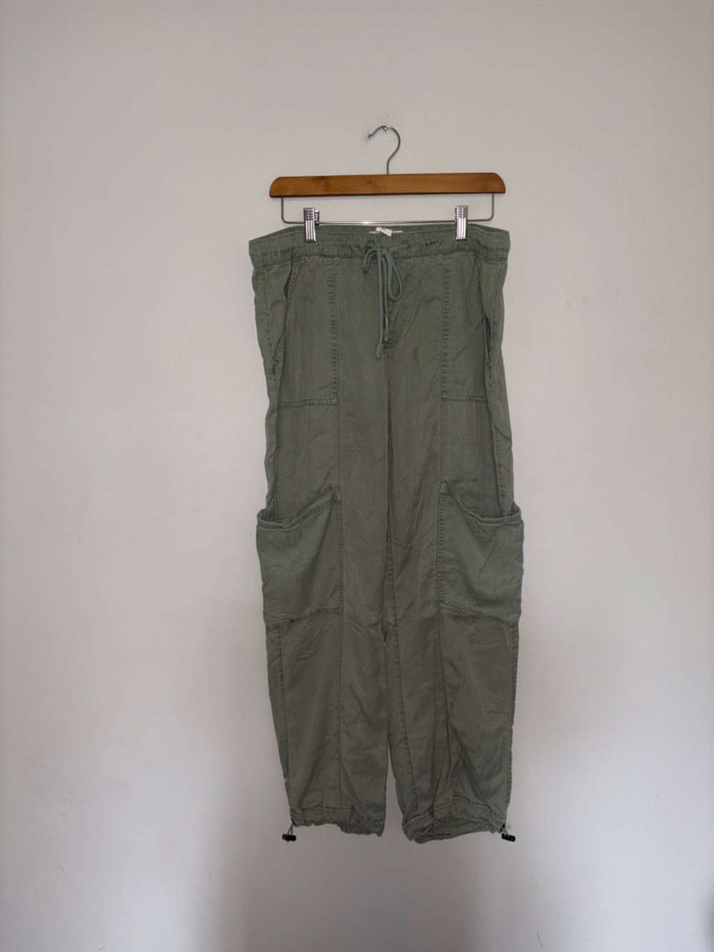 Nicole Miller ~ Green 100% Lyocell Joggers
